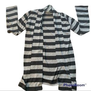 ⚡️ Striped Gray Long Sleeve Open Top ~ Size S ⚡️